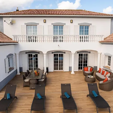 Casa Limoeiro, Solteiras, Near *